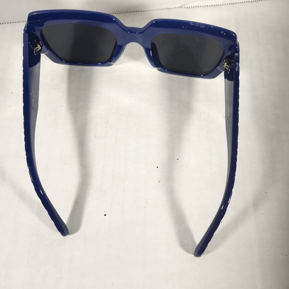 Women's Blue Oversized Square Sunglasses - Picture 5 of 5